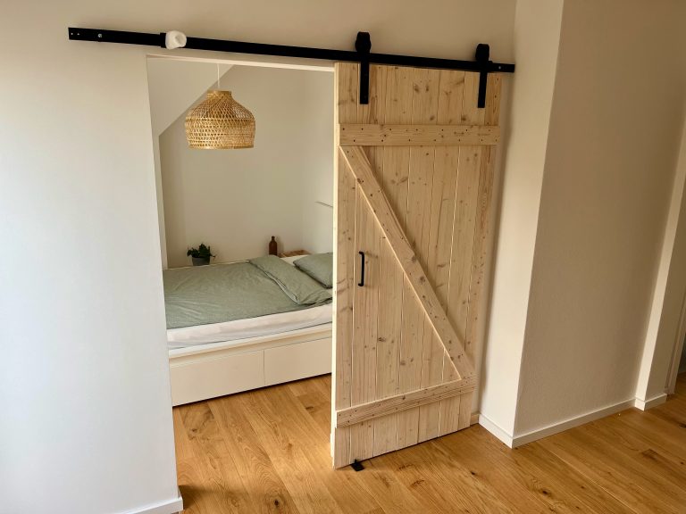 Blick in das kleine Schlafzimmer